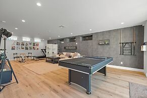 Oakland Hills Farmhouse Stunner + Game Room + Ac