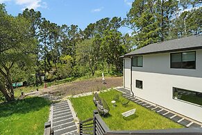 Oakland Hills Farmhouse Stunner + Game Room + Ac