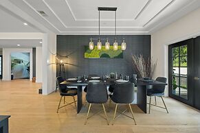 Oakland Hills Farmhouse Stunner + Game Room + Ac