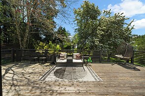 Oakland Hills Farmhouse Stunner + Game Room + Ac