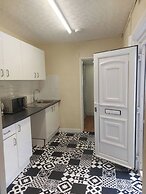 Blackpool - 1-bed Apartment - Sleeps 3 - Pets Allowed Smoking There is