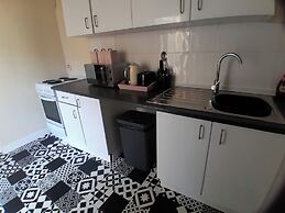 Blackpool - 1-bed Apartment - Sleeps 3 - Pets Allowed Smoking There is
