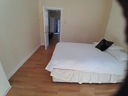 Blackpool - 1-bed Apartment - Sleeps 3 - Pets Allowed Smoking There is