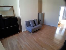 Blackpool - 1-bed Apartment - Sleeps 3 - Pets Allowed Smoking There is
