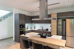 Tropical Haven 4 Bedroom Pool Villa