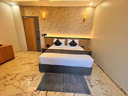 The Grand Oasis Hotel & Resort