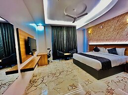 The Grand Oasis Hotel & Resort