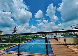 The Grand Oasis Hotel & Resort