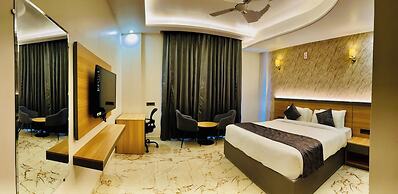 The Grand Oasis Hotel & Resort