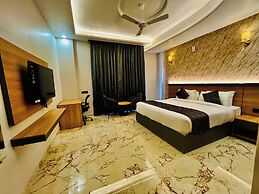 The Grand Oasis Hotel & Resort