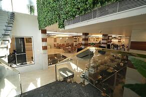 The Grand Oasis Hotel & Resort