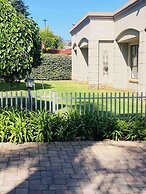 Or Tambo Airport Holiday Home