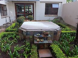 Or Tambo Airport Holiday Home