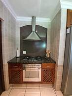 Or Tambo Airport Holiday Home