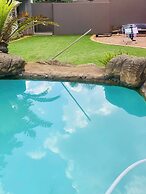 Or Tambo Airport Holiday Home