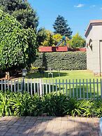 Or Tambo Airport Holiday Home