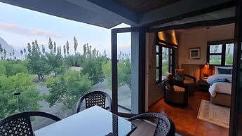 Pinnacle Executive Lodges