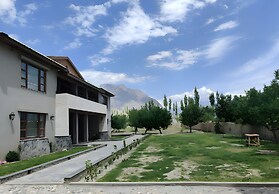 Pinnacle Executive Lodges