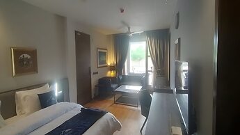 Pinnacle Executive Lodges