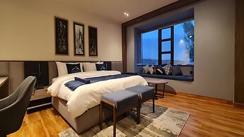 Pinnacle Executive Lodges