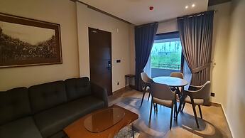 Pinnacle Executive Lodges