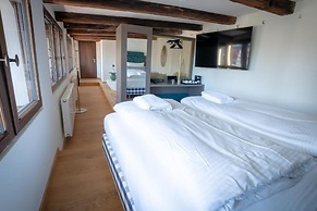 Maxim Suites by Elias Holl