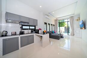 Sleek & Private Pool 2BR Villa Twiky