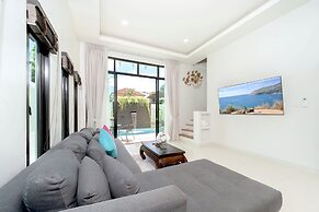 Sleek & Private Pool 2BR Villa Twiky