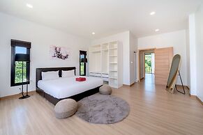 Sleek & Private Pool 2BR Villa Twiky