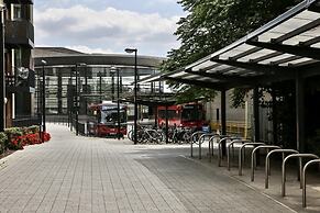 Newly Refurbished Flat With Great Transport Links