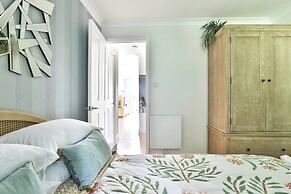 Newly Refurbished Flat With Great Transport Links