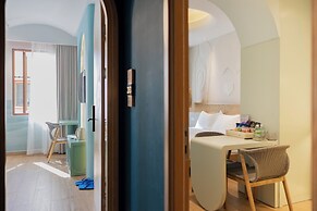 Lotus Home Corner & Rooftop