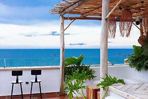 Lotus Home Corner & Rooftop