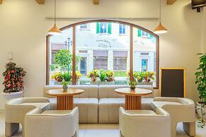 Lotus Home Corner & Rooftop