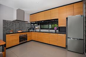 Designer 4BR Pool Villa Gentle Breeze