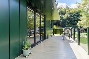 Secret Waterside Lodges in Worcestershire