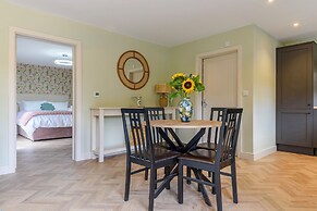 Secret Waterside Lodges in Worcestershire