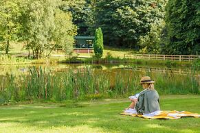 Secret Waterside Lodges in Worcestershire