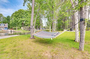 Cottage on Crooked River w/ Dock + Slip!