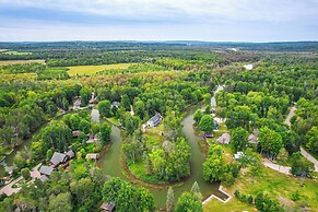 Cottage on Crooked River w/ Dock + Slip!