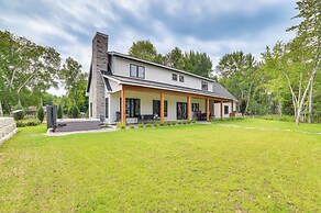 Cottage on Crooked River w/ Dock + Slip!
