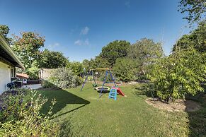 Outdoor Pool & Fire Pit: Modern Austin Home