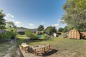 Outdoor Pool & Fire Pit: Modern Austin Home