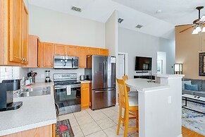 Haines City Home w/ Lanai: 15 Mi to Legoland!
