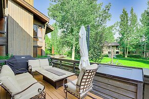 Cozy Sun Valley Townhome w/ Mountain Views!
