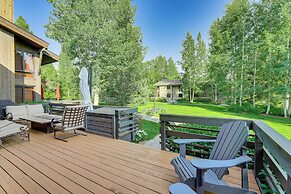 Cozy Sun Valley Townhome w/ Mountain Views!