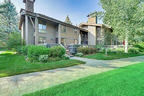 Cozy Sun Valley Townhome w/ Mountain Views!