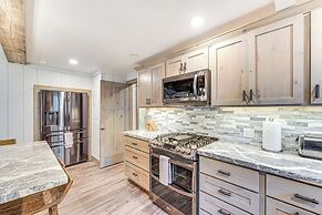 Cozy Sun Valley Townhome w/ Mountain Views!