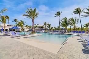 Condo w/ Patio & Resort Amenities in Fort Pierce!