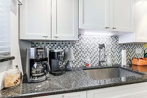 Condo w/ Patio & Resort Amenities in Fort Pierce!